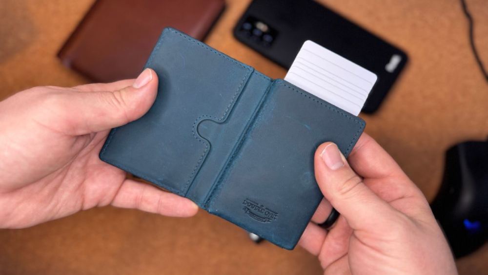 Double Oak Essentials Review : A Deep Dive into Everyday Luxury, Craftsmanship & Utility