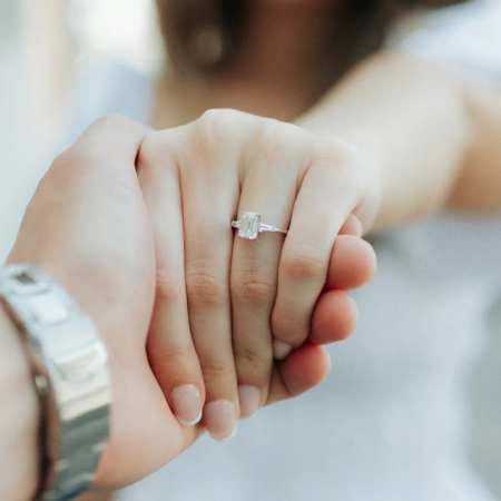 Larson Jewelers DIAMOND ENGAGEMENT RINGS
