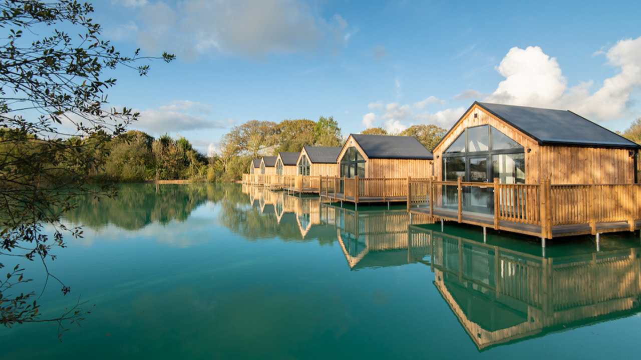 A Complete Guide to Hoseasons Holidays: Lodges, Parks, and Unique Stays